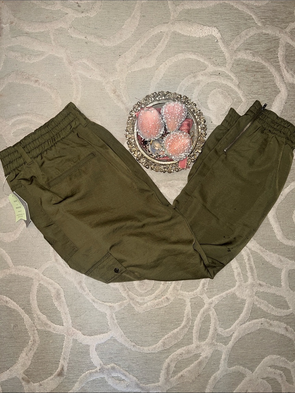 NWT🌷ANTHROPOLOGIE ELEVENSES🌷Moss green silk like polyester cargo pant